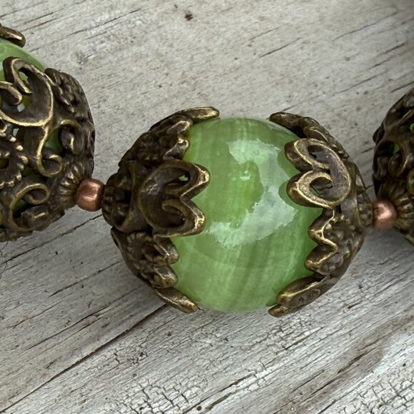 Chunky green jade gemstone bracelet with bronze accents - Picture 4 of 5